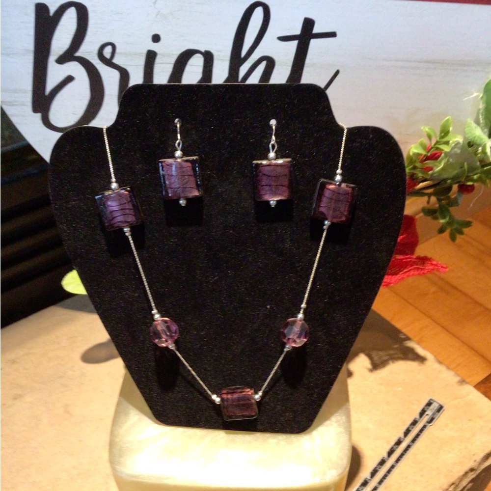 COPY - Perfect necklace and earring set in very high quality 💜